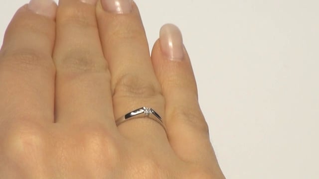 Wideo Pierścionek zaręczynowy  z diamentem Kartezja z białego złota
