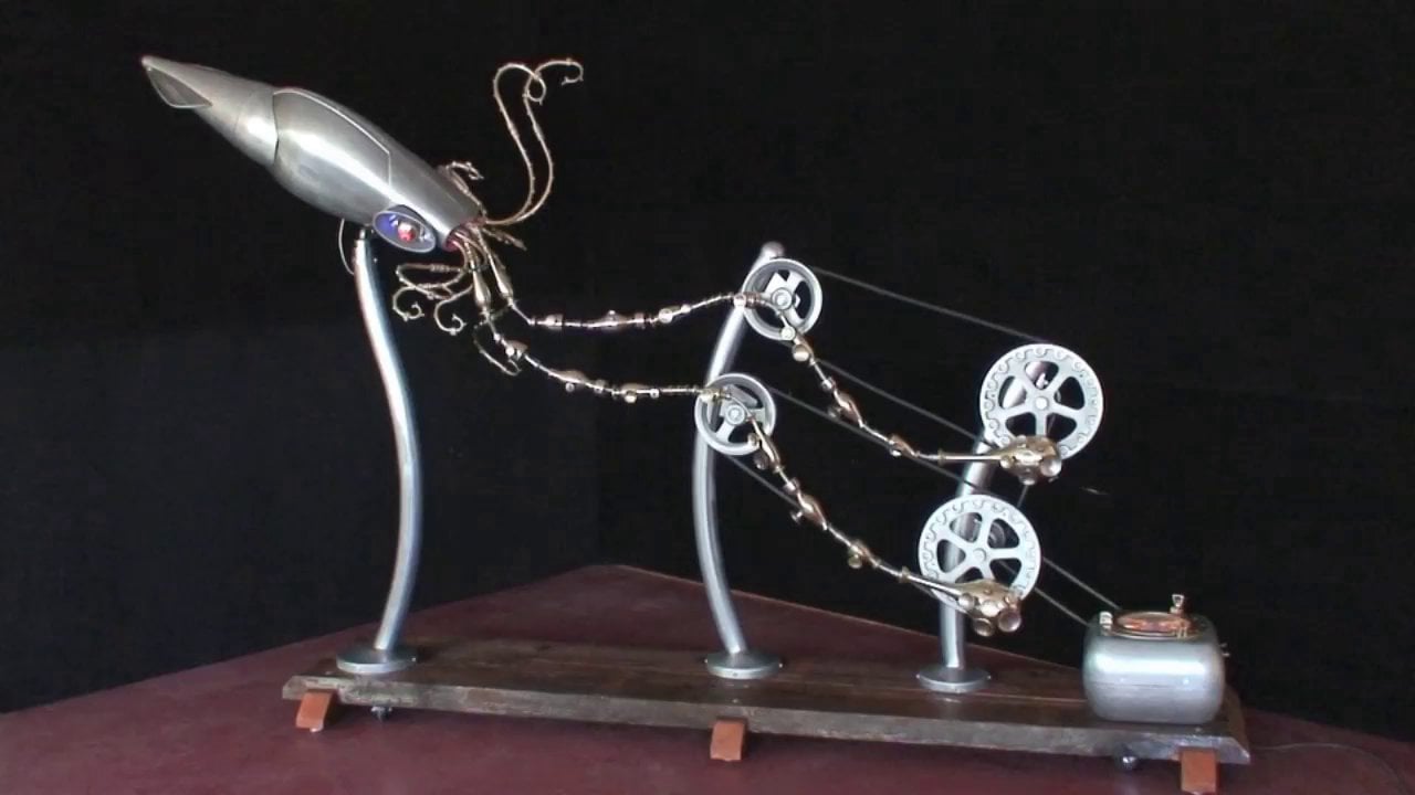 Giant Squid in motion