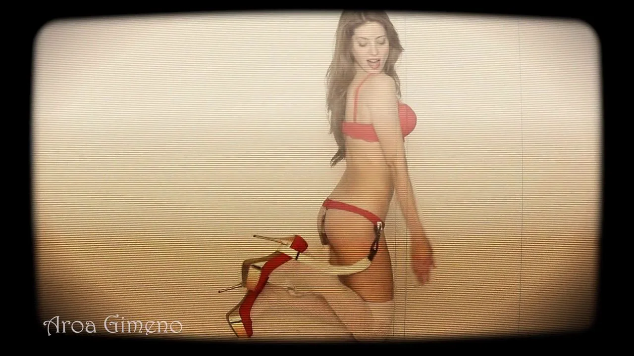Aroa Gimeno Happy Chrismas whith LOVE like Irina Shayk 2013