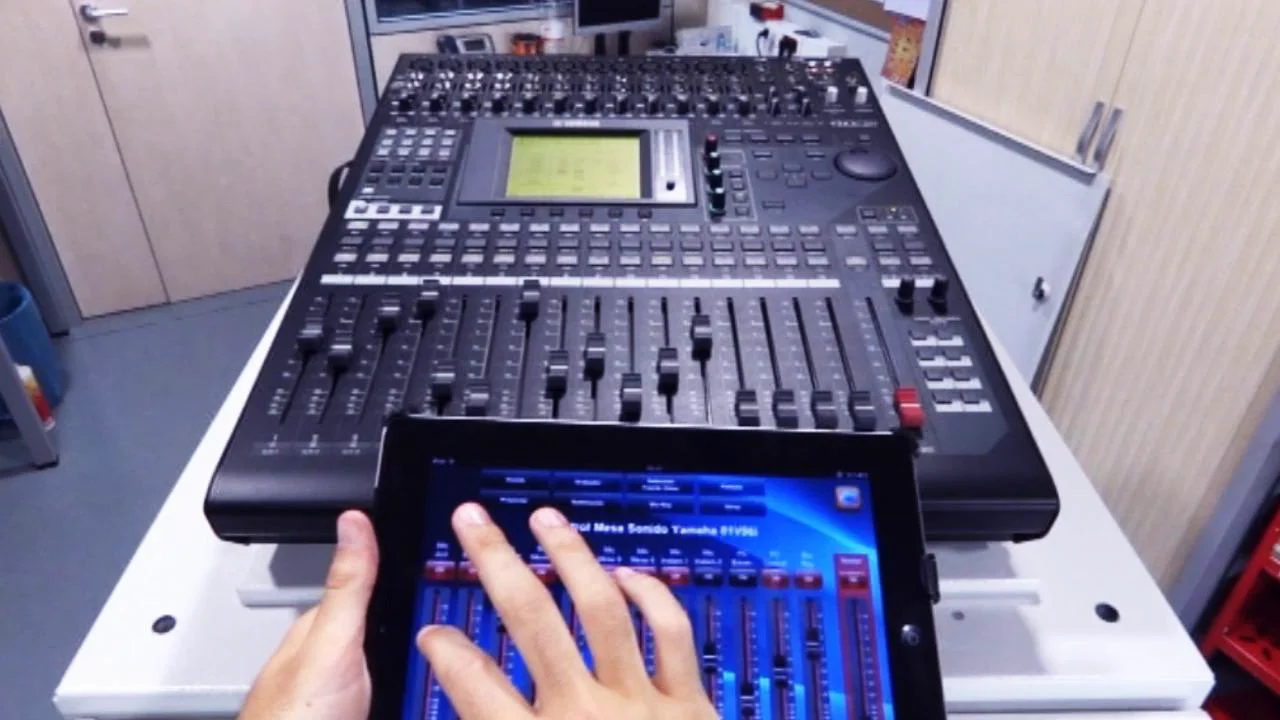 Control Yamaha 01v96 Crestron per iPad on Vimeo