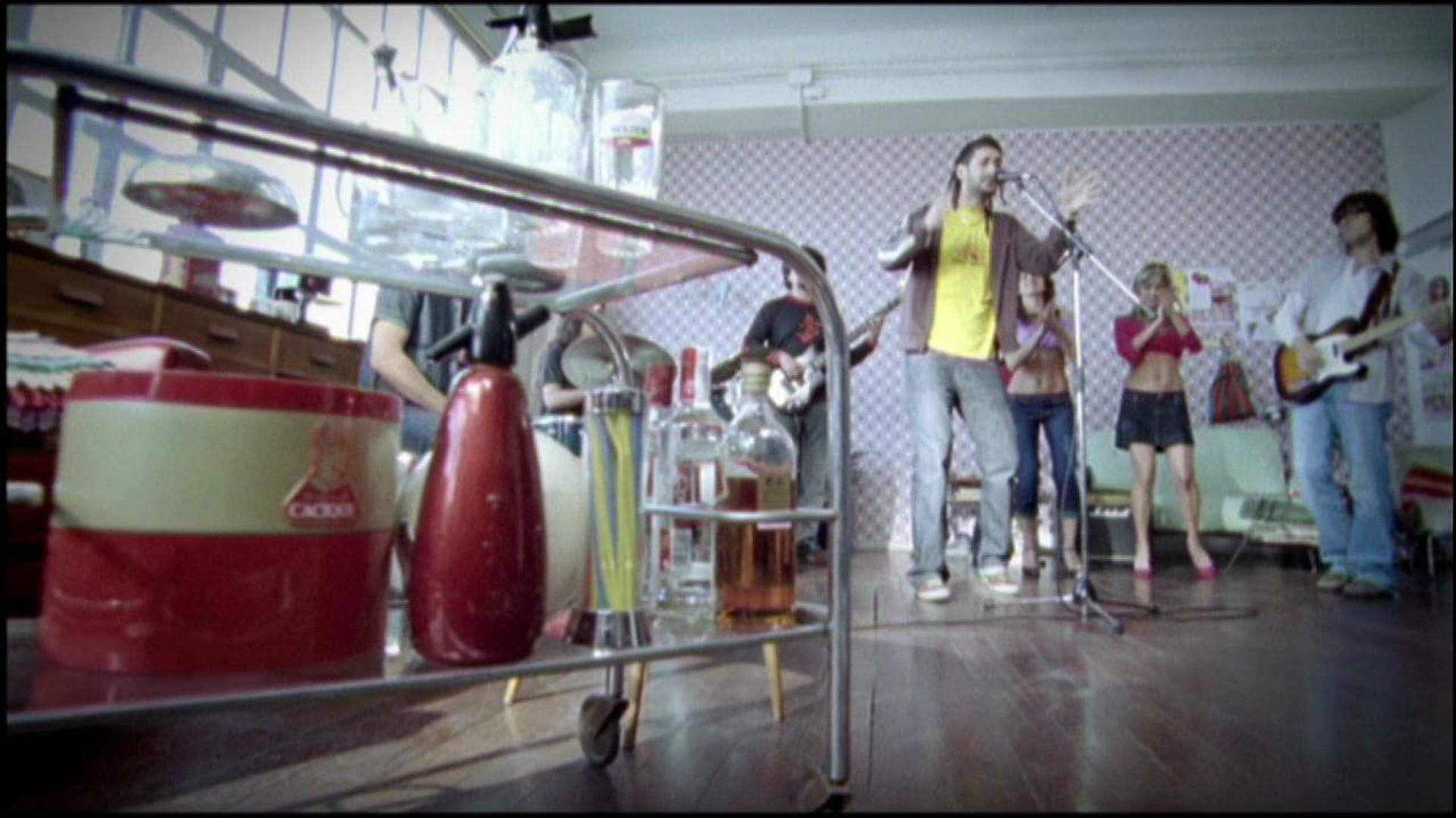 Caminando por la vida -  Melendi (videoclip)