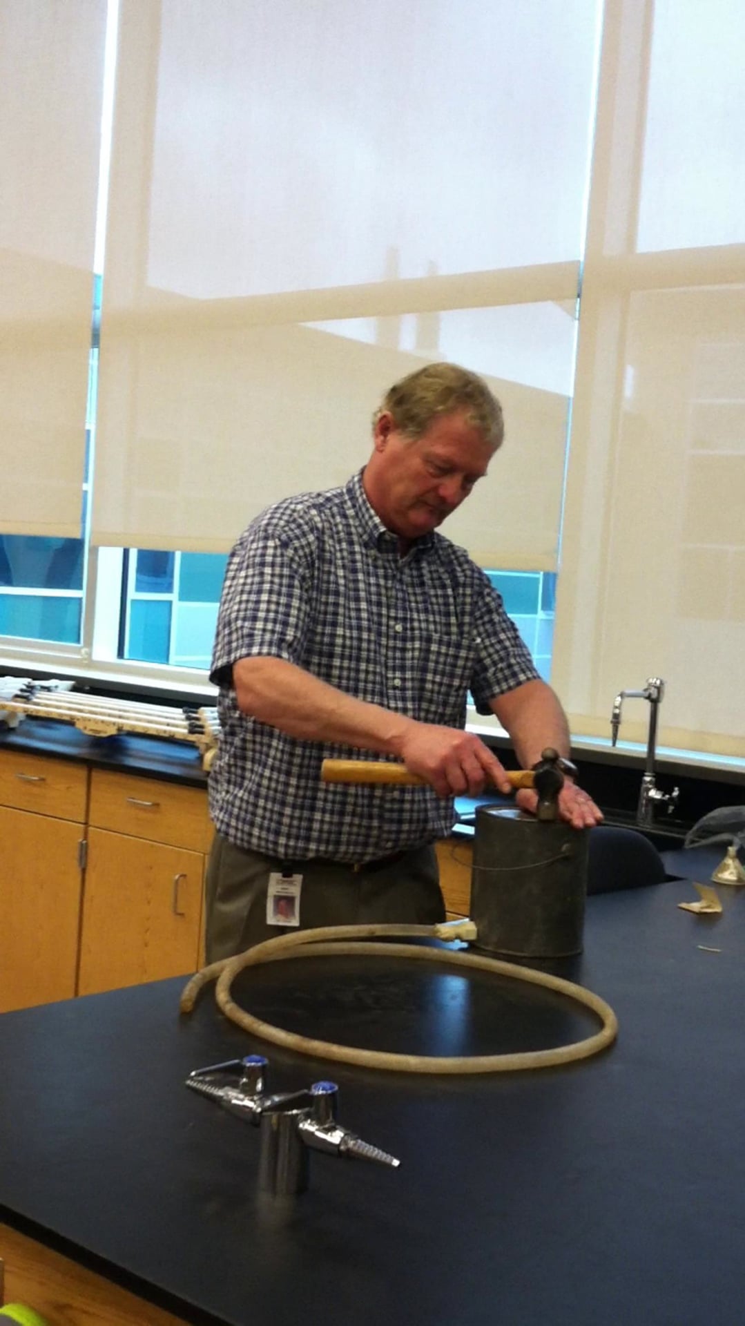 Physics experiment on Vimeo