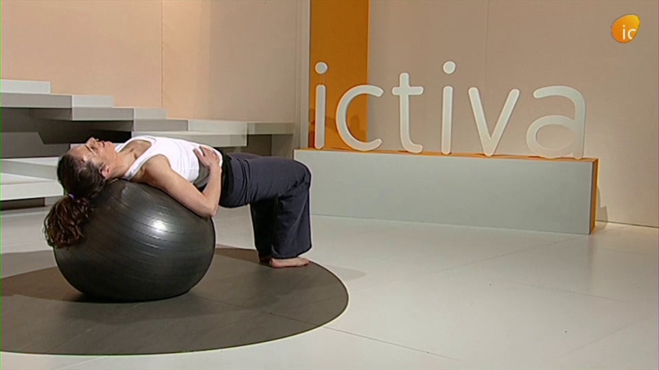 ABDOMINALES CON FITBALL
