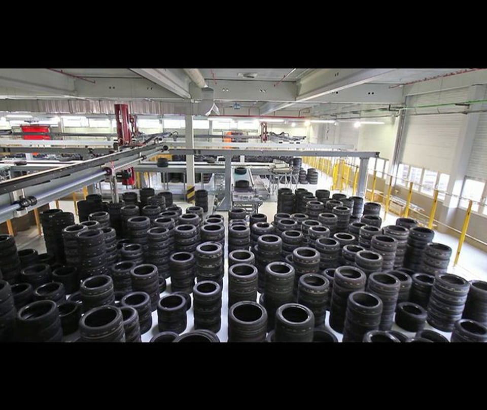 Handling, stacking and sorting of tires