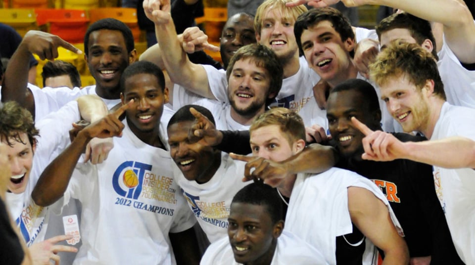 32 Teams 1 Champion: 2012 CIT