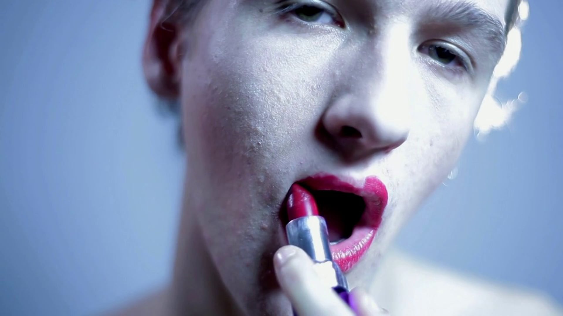 MAKE UP