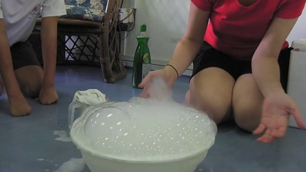 Fun With Dry Ice On Vimeo   433528871 55fcbe5669921bae47d5b3e844c3f6b8f6ca356223f7fb0062ed953c42d0edb4 D