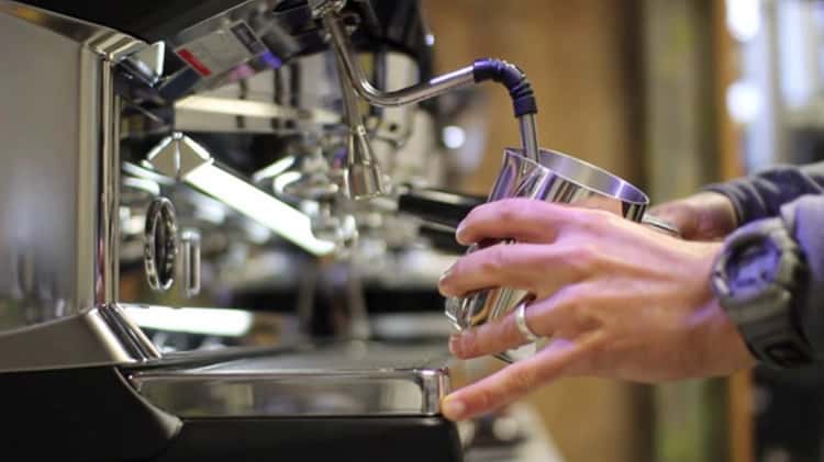 264651 Cuisinart Milk Frother on Vimeo