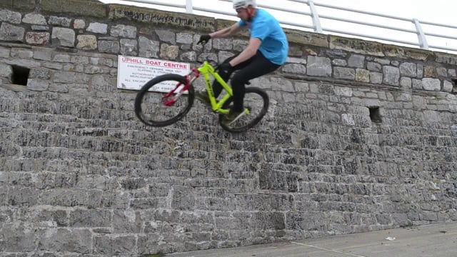 Chris Smith Rides.... Identiti Krisis SL