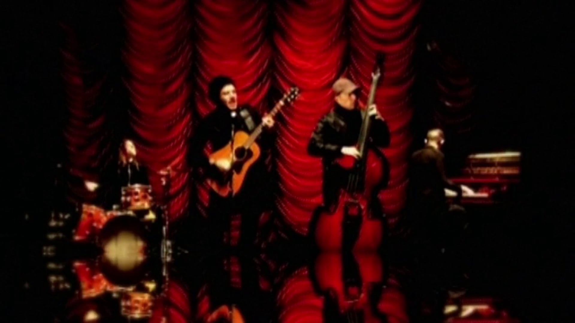 Catupecu Machu. A veces vuelvo. 2005