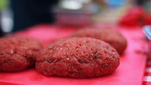 The Bull Burger Battle is Coming to Best in Backyards
