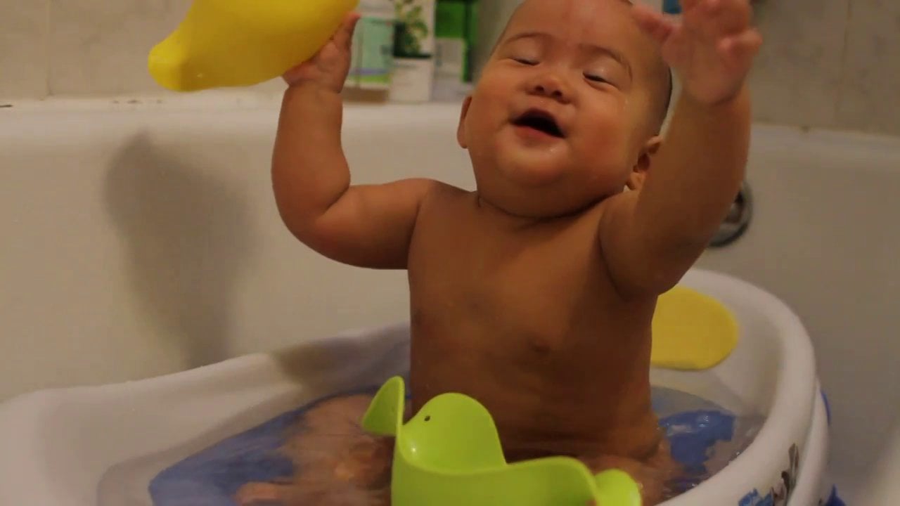 Bath Time Splashing! on Vimeo