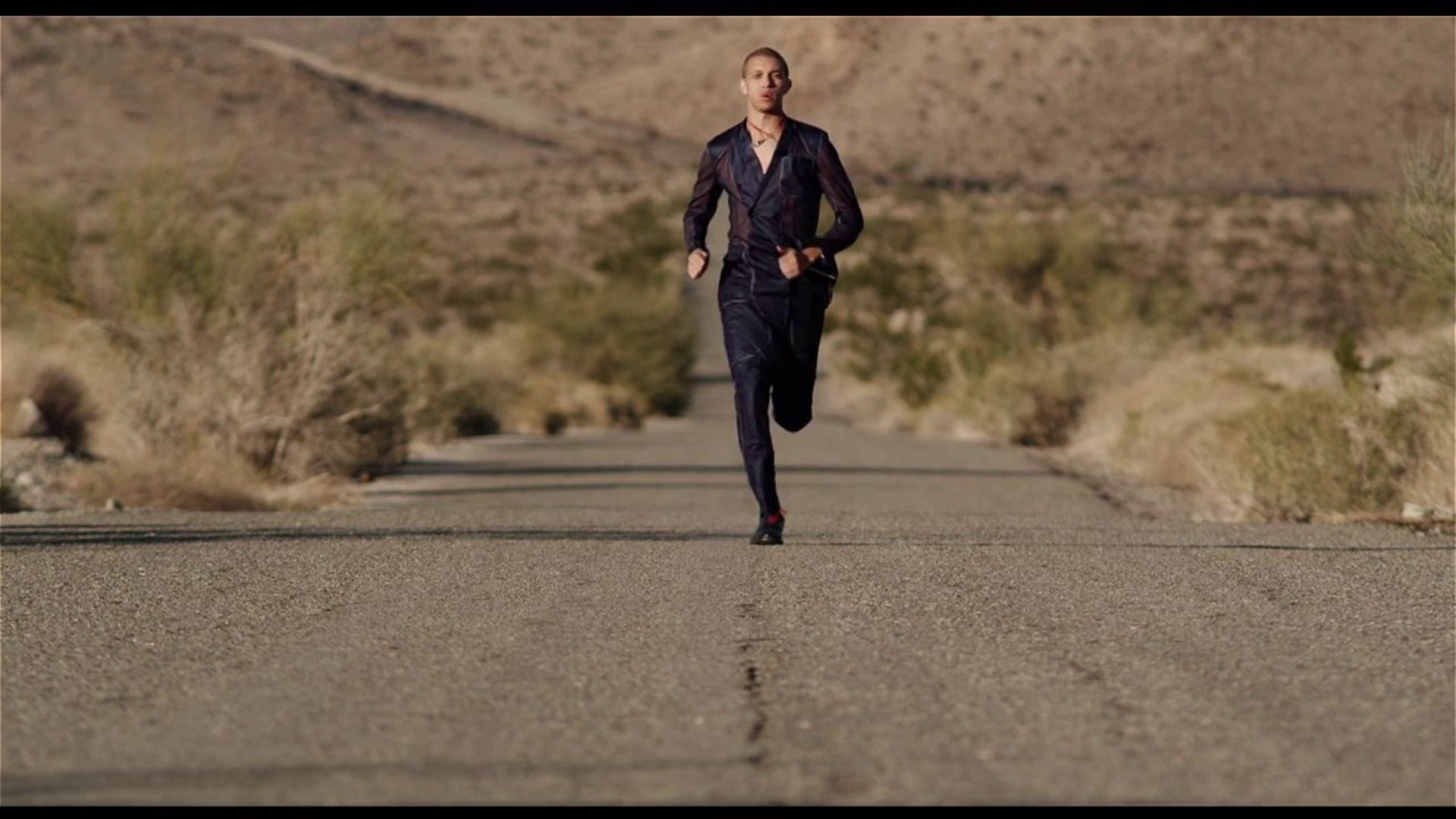 Desert Runner shot for Arena HOMME+