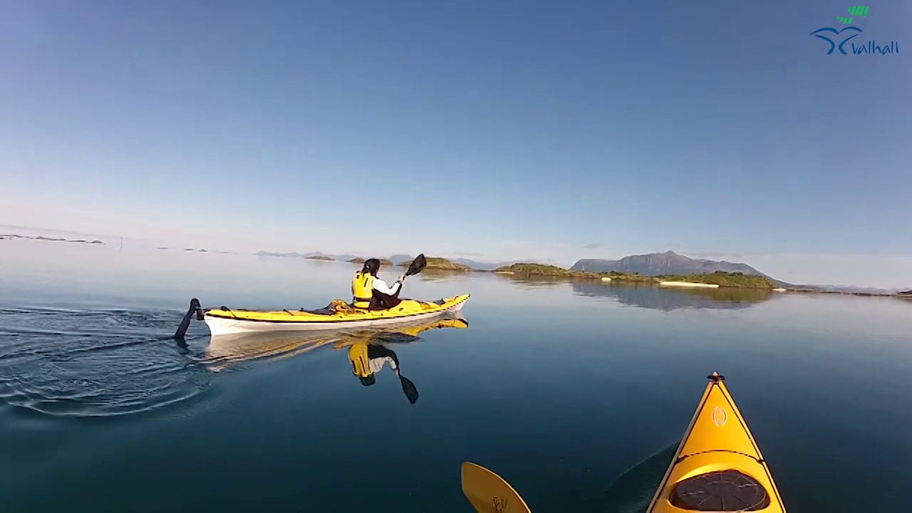 Kayaking around The Aurora Island on Vimeo
