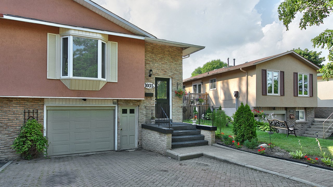 1035 Havendale Blvd, Burlington on Vimeo