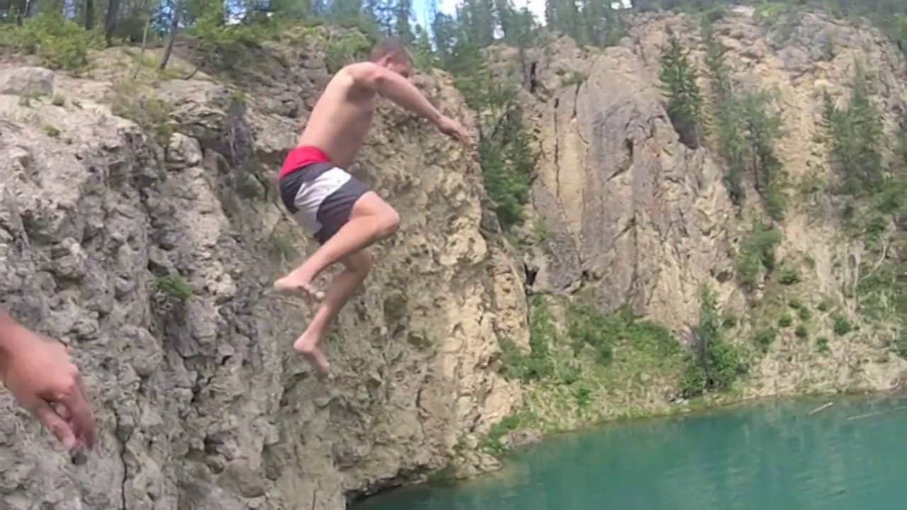 Cliff Jumping Twin Lakes Day 1 on Vimeo