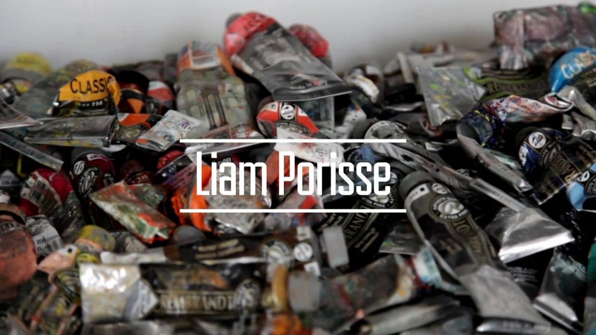 Liam Porisse, painting in Paris.