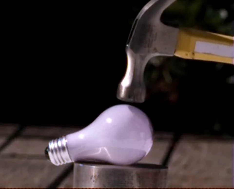 Smashing Lightbulb - 5000 Frames Per Second