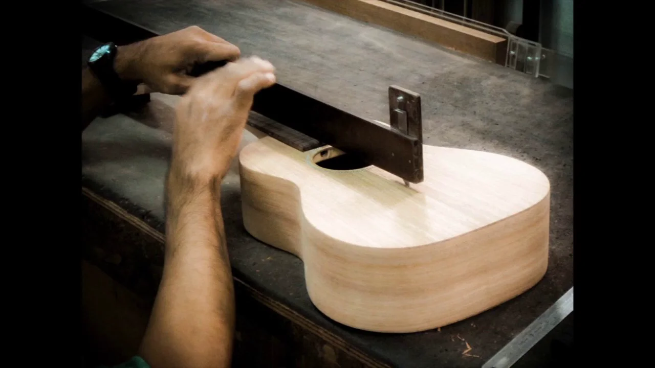 The Ukulele Site | Pono Baritone Nui Pro Classic- Spruce/Rosewood