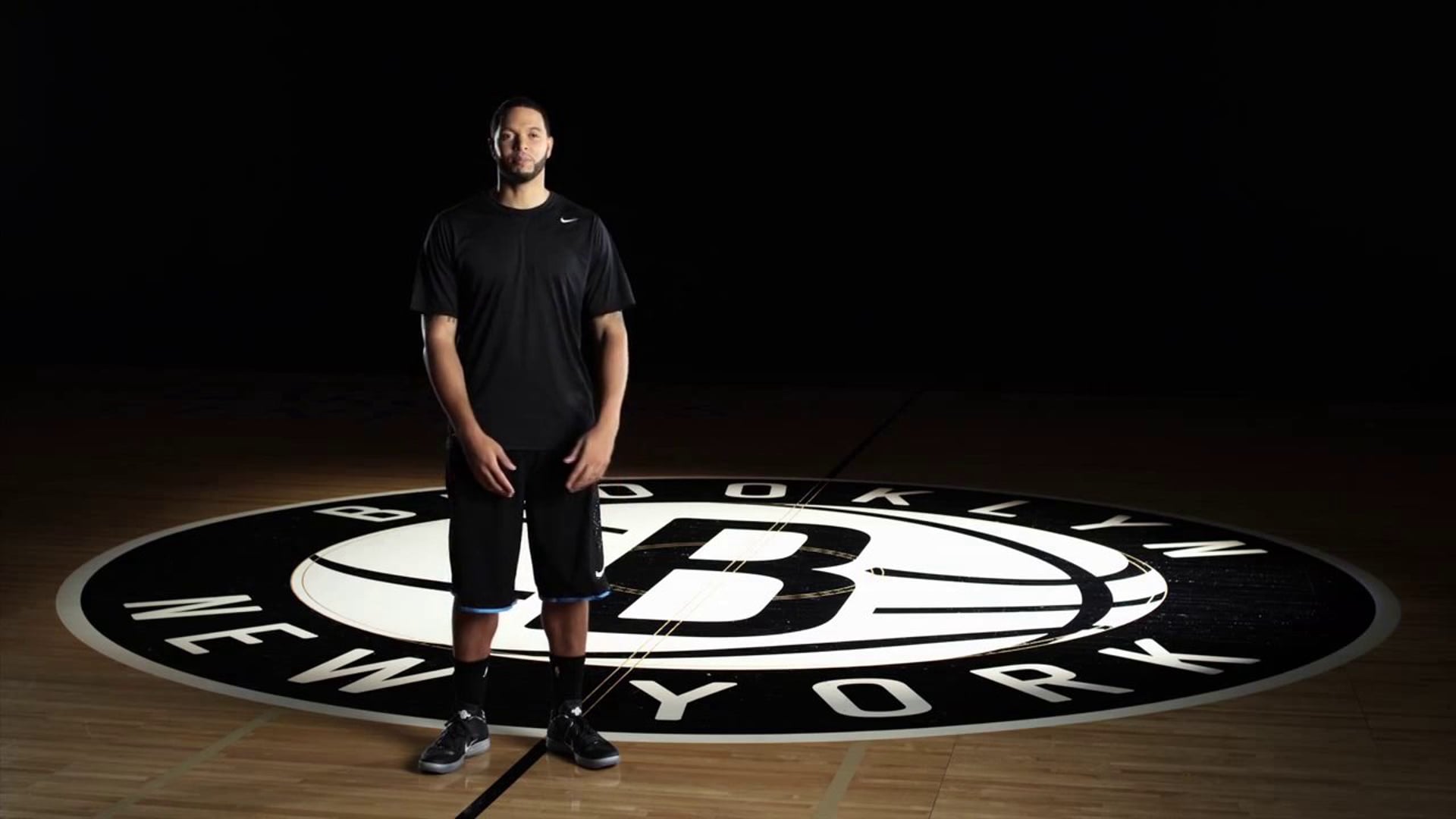 Deron Williams Looking for Biggest Fan - American Express