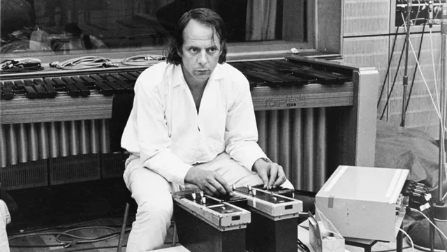 Stockhausen music and cosmology The Space
