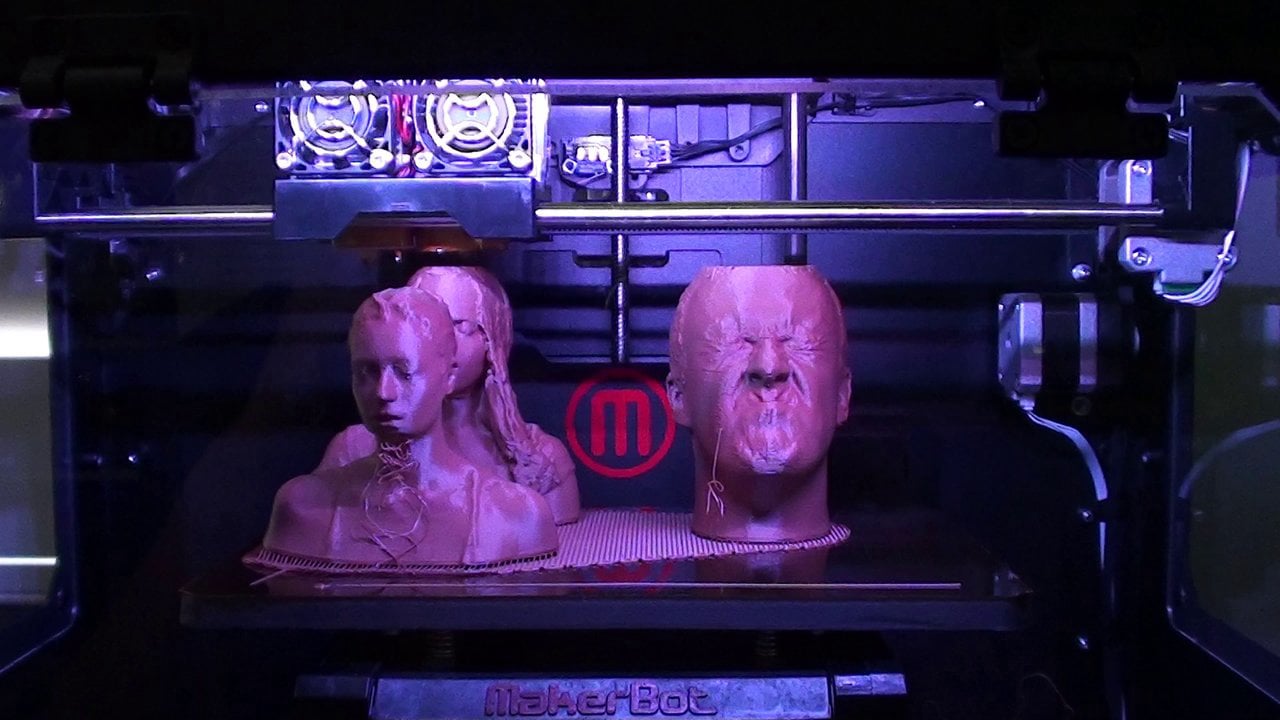 Makerbot Printing 3 head test in one go