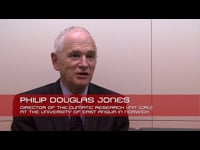 Phil Jones és investit Doctor Honoris Causa de la URV