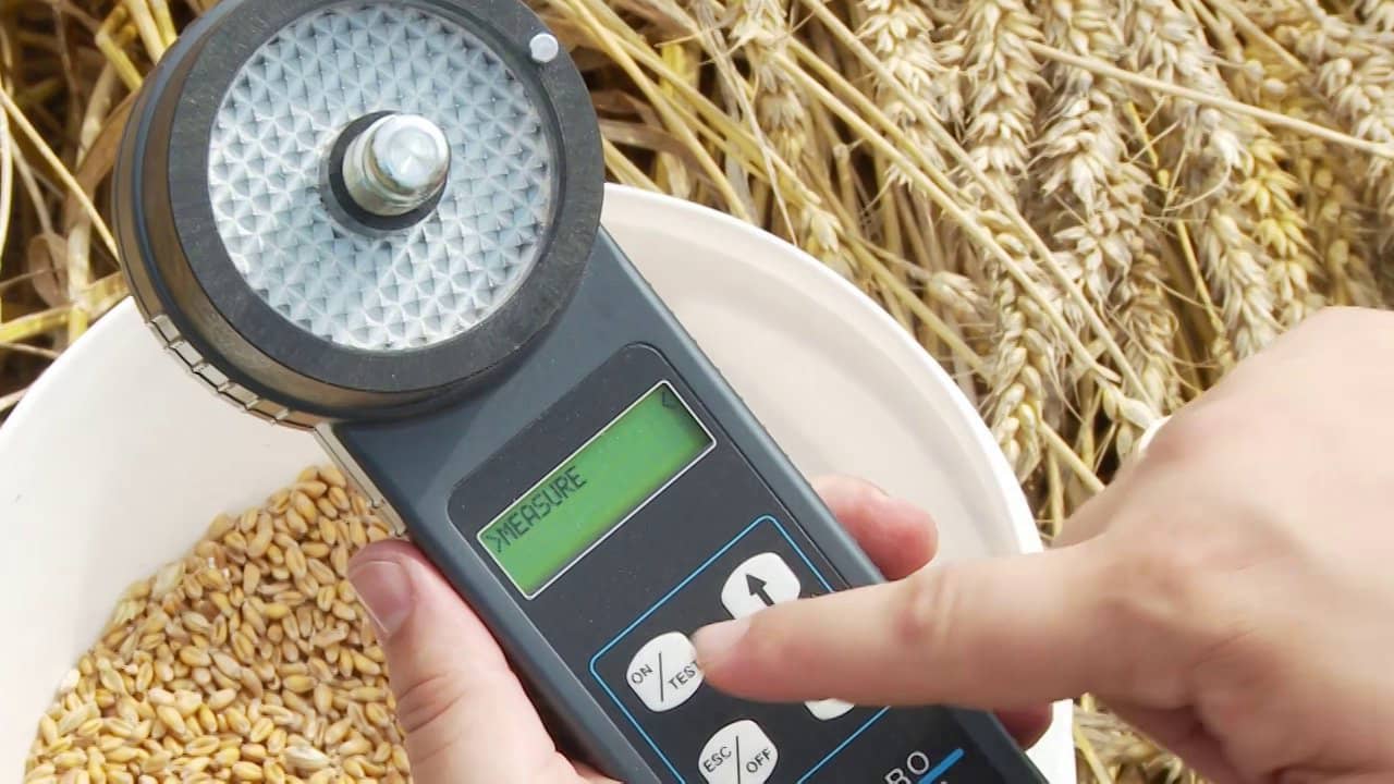 FARMPRO MOISTURE ANALYZER on Vimeo