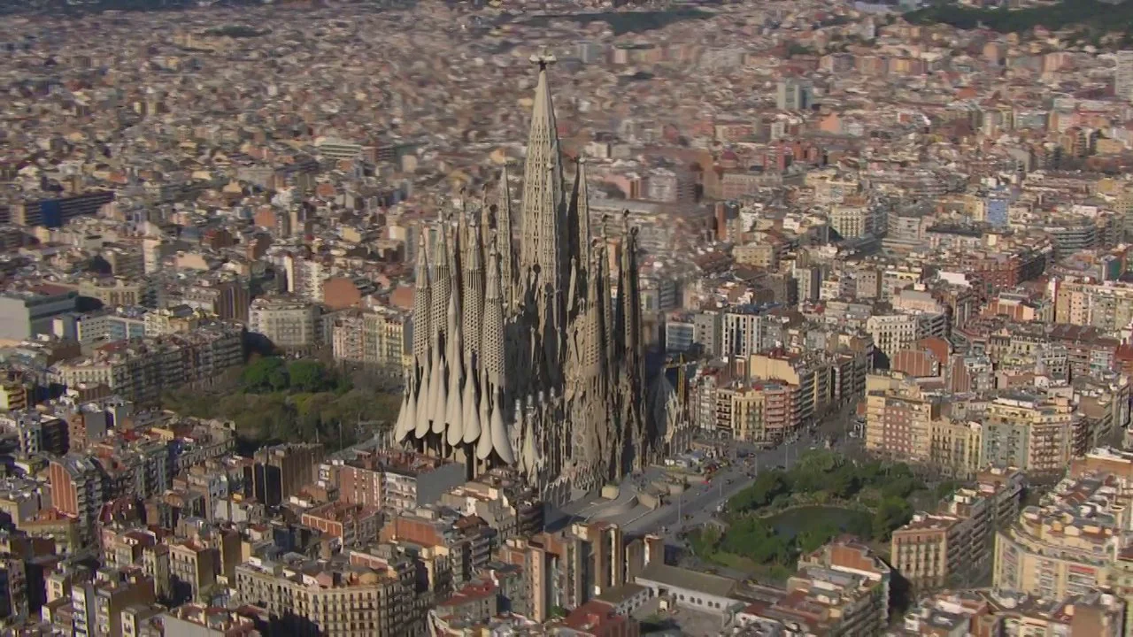 Animation shows completion of Antoni Gaudí's Sagrada Família, image size:1280x720