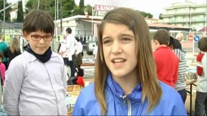 Primera edició del mercat de segona mà dels alumnes de 6è de l'Empúries