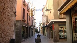 Es comencen a col·locar els llums de Nadal