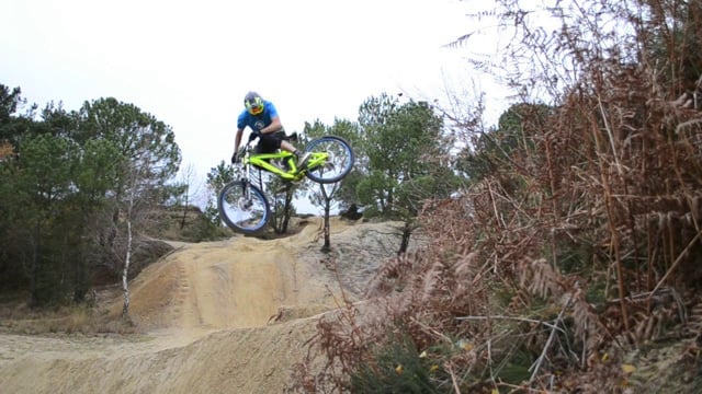 Chris Smith,Identiti Bikes-Rides the new Marzocchi 380 C2R2 Ti fork