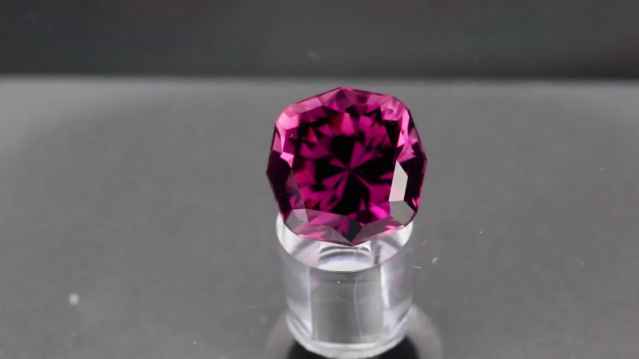 Tourmaline Rubellite De Nigéria - 7,67 Carats - Ovale - Naturelle - Neuf Sans Emballage