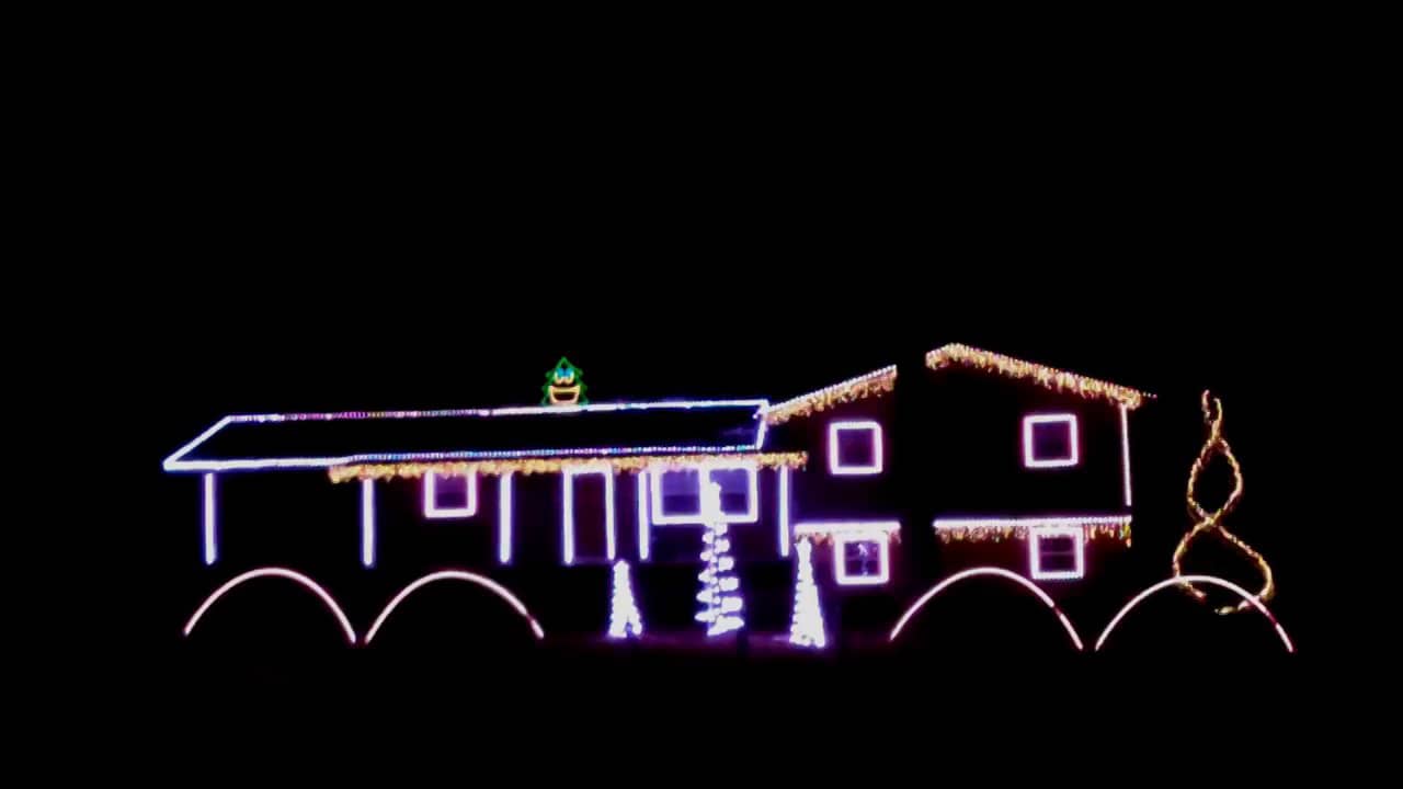 Soddy Daisy Christmas Lights (Light 'Em UpFall Out Boy 2013) on Vimeo
