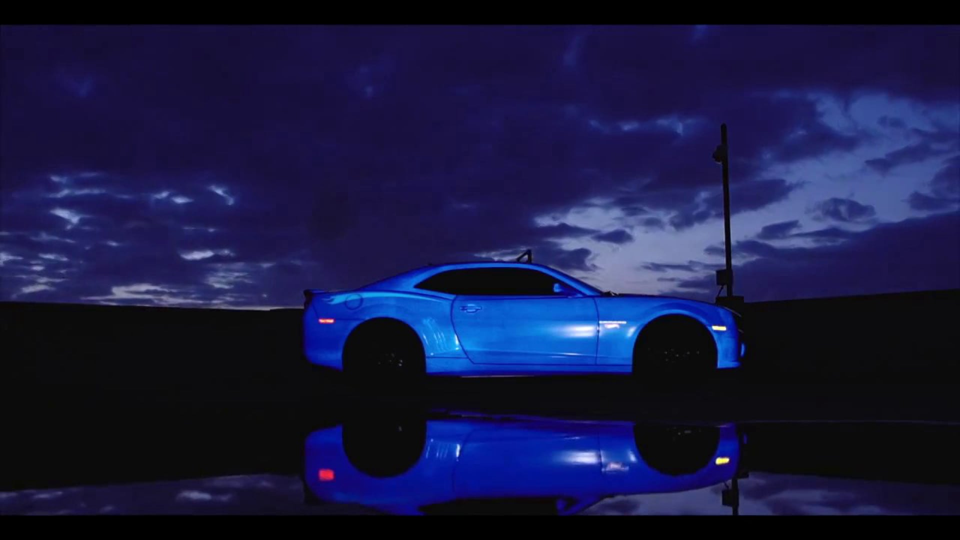 Hot Wheels World's First Glow-in-the-Dark Camaro