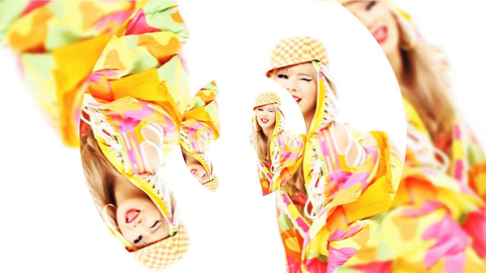 CL - 2NE1 ft. Jeremy Scott