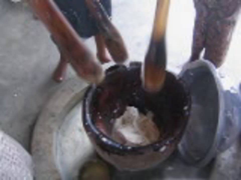 IGNAME PILÉE AU NORD-BENIN on Vimeo