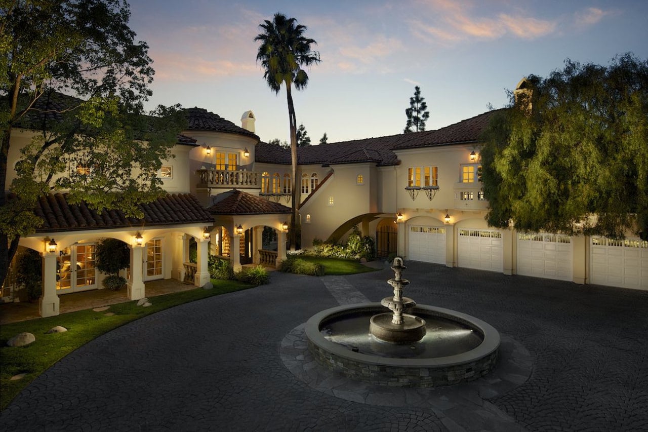 Falconview Estate BelAir on Vimeo