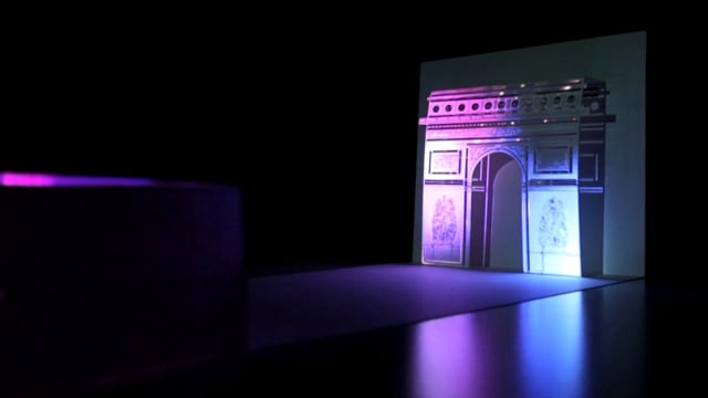 スマホをセットすると プロジェクションマッピングが楽しめるグリーティングカード Markezine マーケジン