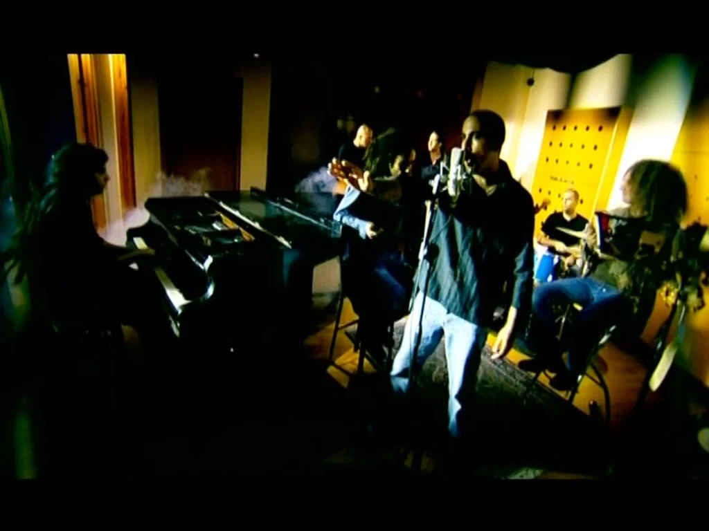 The Idan Raichel Project - Rov Ha&#039;Sha&#039;ot (Most of the Hours)