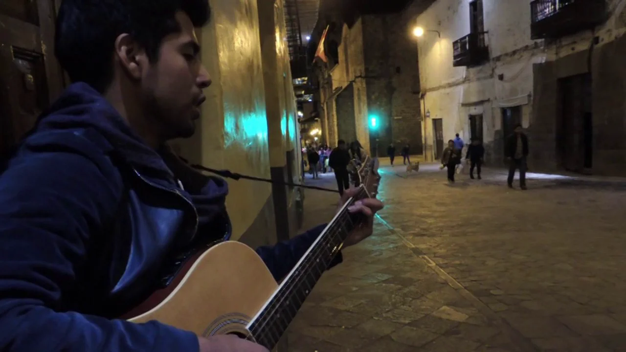 Cusco Street Singer (1) on Vimeo