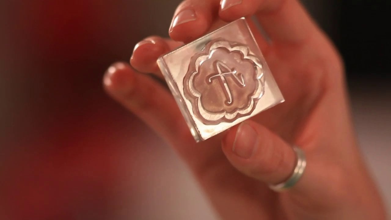 Rubber Stamps Acrylic vs. Wood on Vimeo