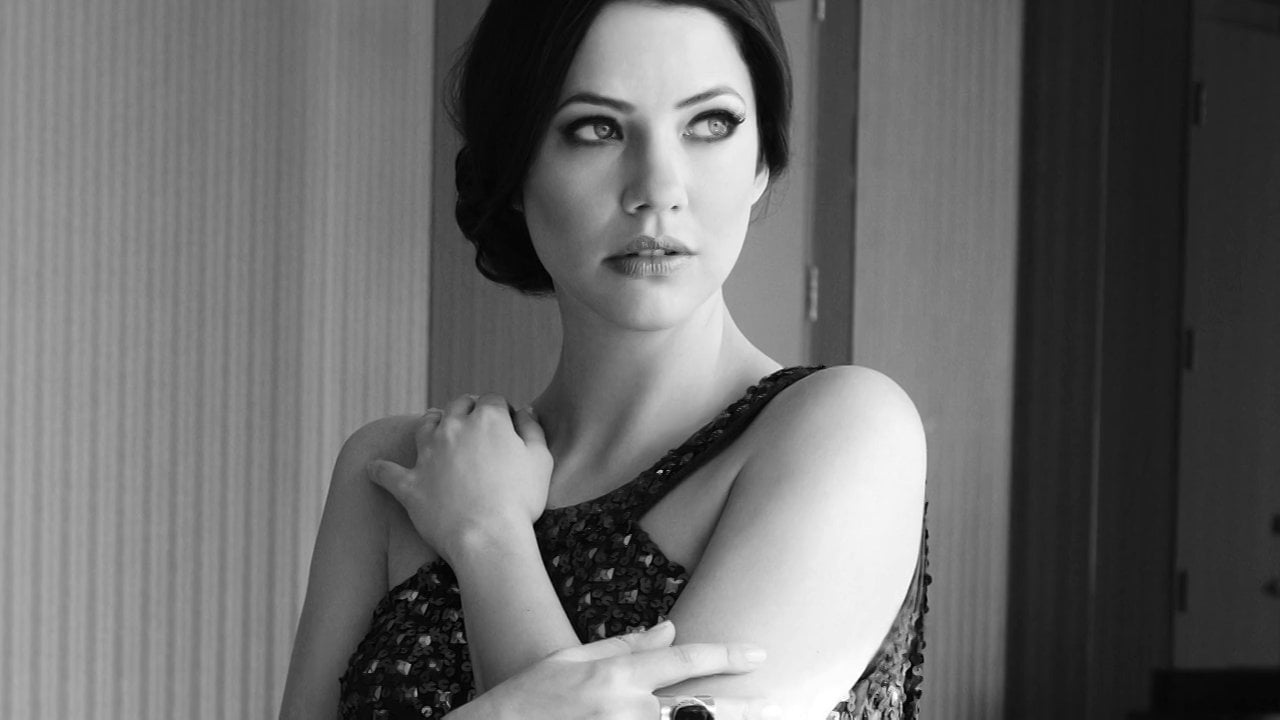 Regard Magazine featuring Julie Gonzalo