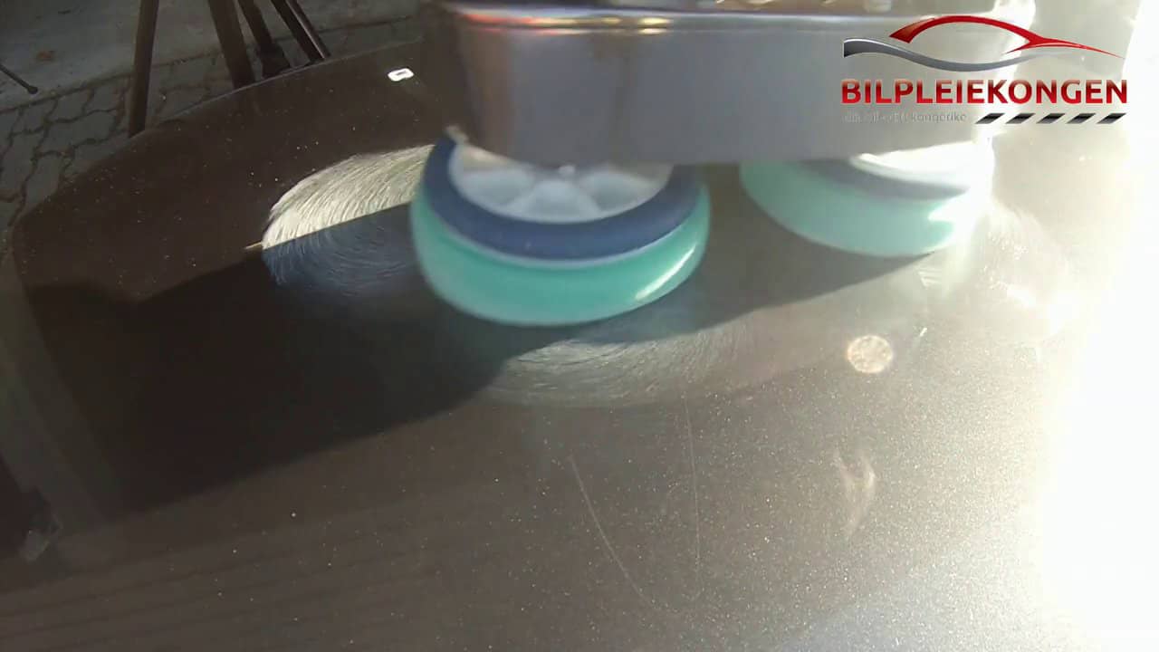 Hvordan fjerne riper i lakken med Cyclo poleringsmaskin on Vimeo