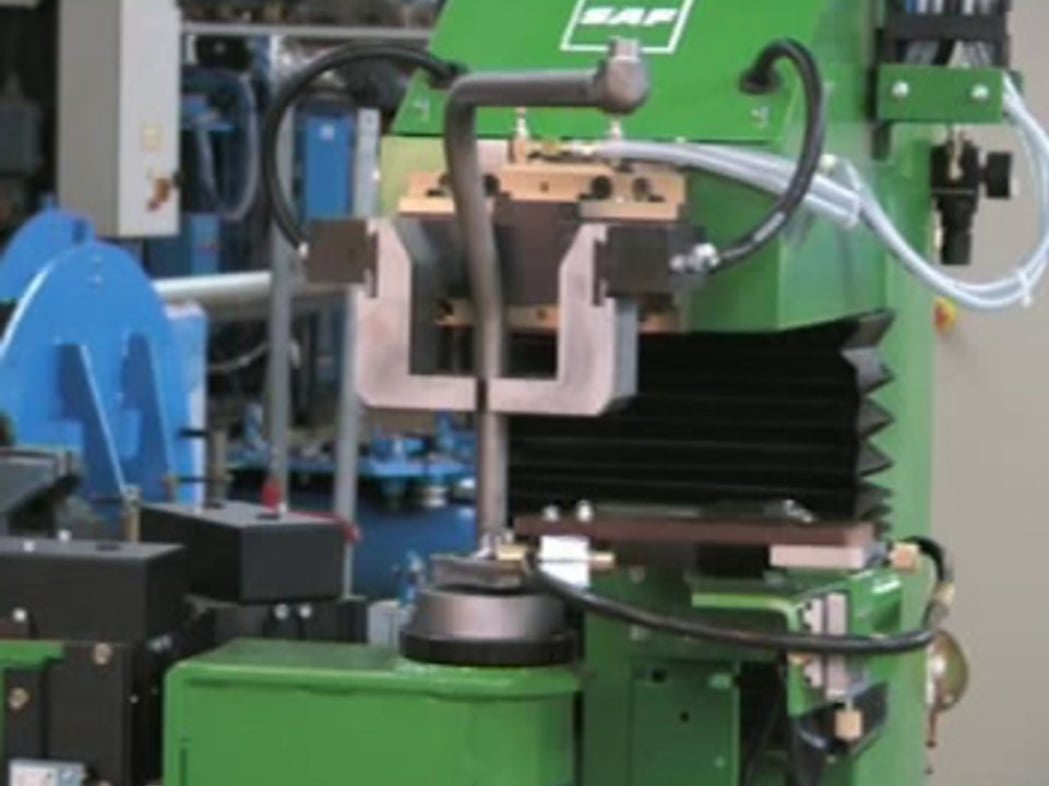 Hydraulic pipe welding on Vimeo