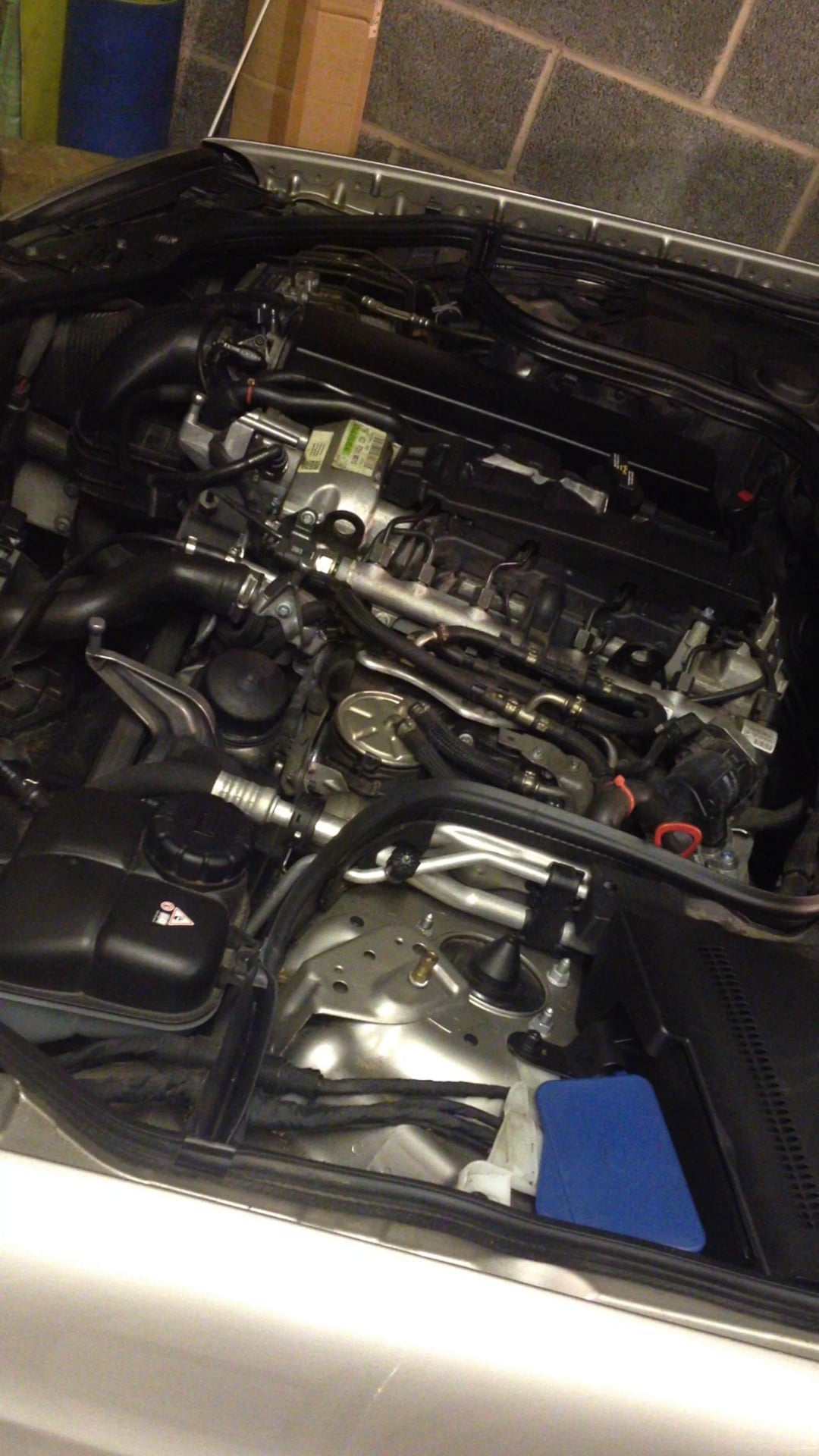 OM646 engine mount test on Vimeo