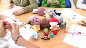 Èxit del primer taller d'amigurumi a la biblioteca