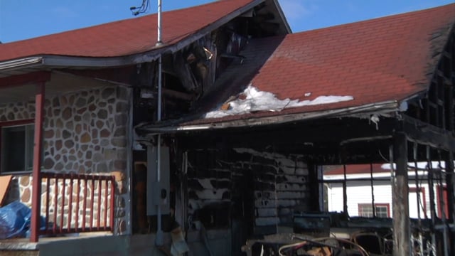 Reportage : Un incendie suspect &agrave; la r&eacute;sidence du maire de Brownsburg-Chatham (Zone 7 avril 2014 p.02)