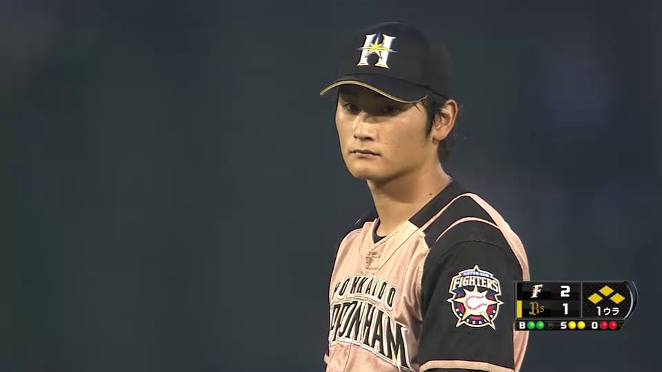 1回裏 ファイターズ先発・中村 押し出し四球で1点を許すも 後続を断ち最小失点で切り抜ける!! 2014/4/17 Bs-F