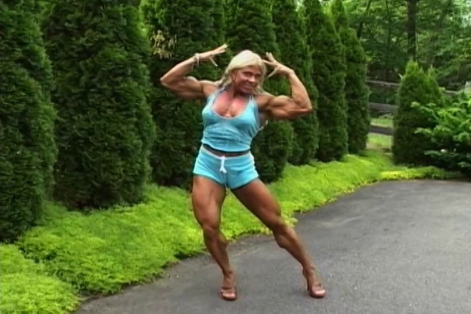 Muscle lift. Бодибилдер женщина-Lift and carry. Guimond Lift carry. Lift and carry the old foto Video.